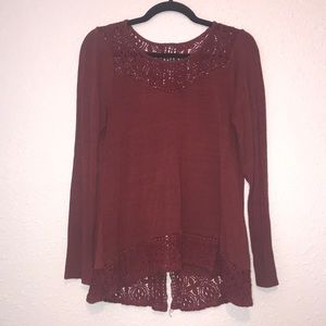 🌸 Casual Long Sleeve Top with Beautiful Detail